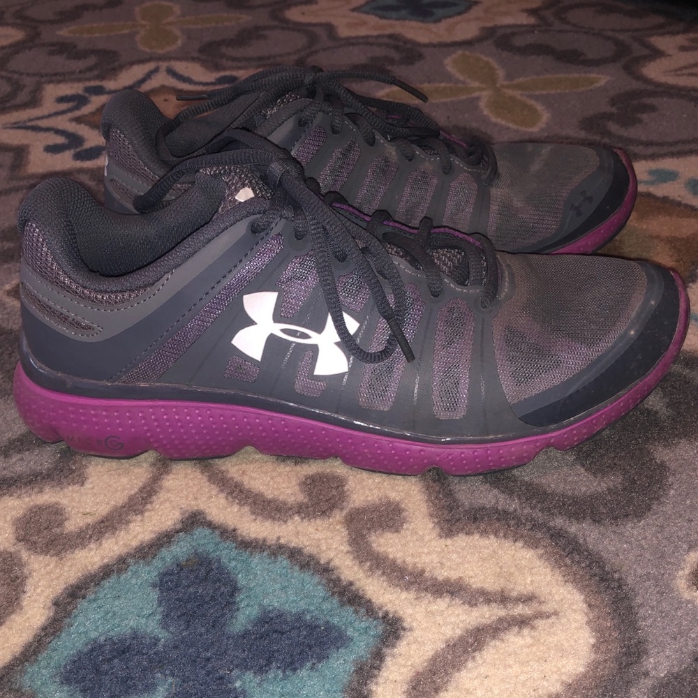 Under Armour Sneakers